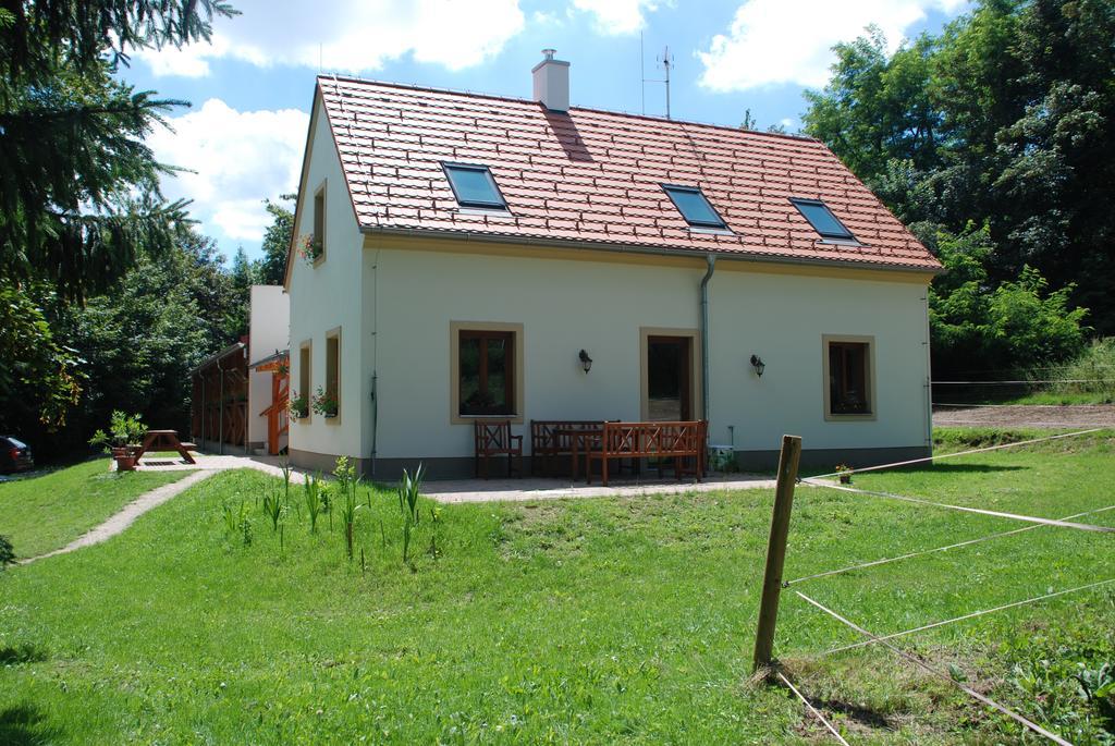 Penzion Staj Návary Kültér fotó